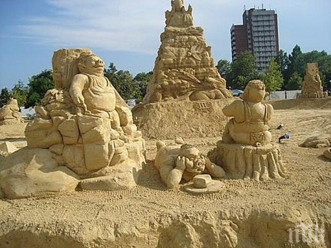 Каубои, индианци и бедуини посрещнаха първите гости в Пясъчния град в Бургас