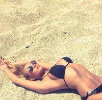 Елена Кучкова: Помагам на гръцката икономика! (снимка)