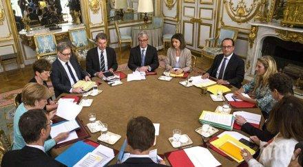 оланд меркел преговарят гърция елисейския дворец