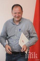 миков пряката демокрация използва сплоти разедини един народ