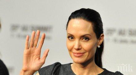 анджелина джоли прави филм екатерина