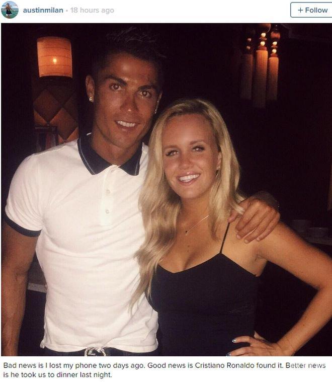 Роналдо с култов жест към блондинка (снимка)