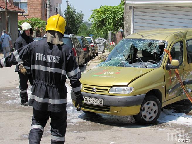 Автомобил се преобърна по таван в центъра на Русе