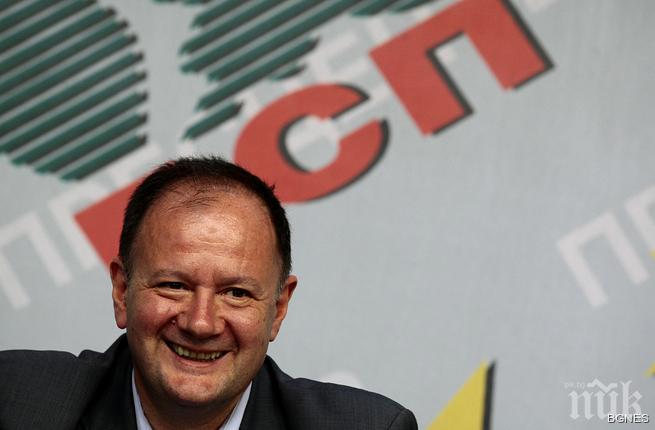 Миков: Стои въпросът има ли право президентът да прави предложения за референдум