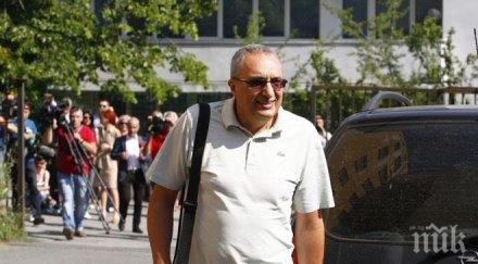 първо пик иван костов пристигна следствието целият бяло без адвокат обновена снимки