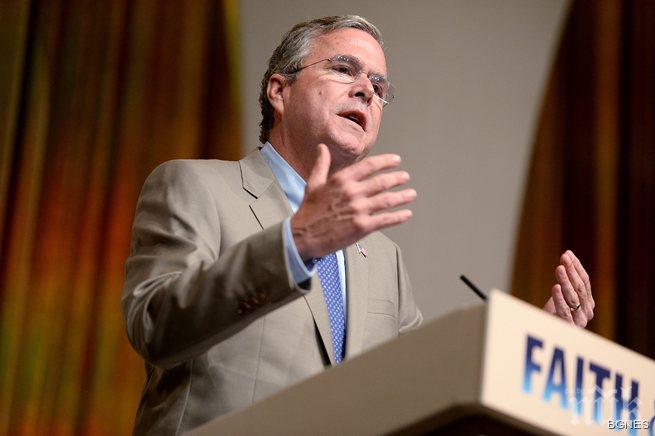 Джеб Буш e против стоплянето на отношенията с Куба