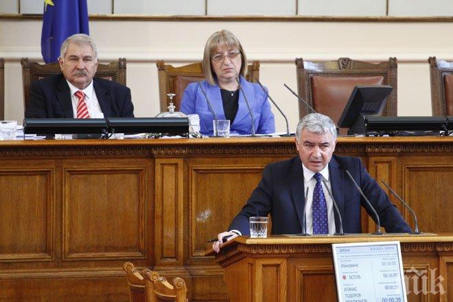 Депутатите приемат промените в закона за референдумите