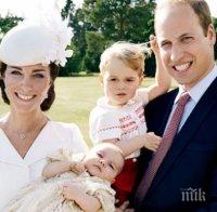 Принц Уилям и съпругата му Кейт публикуваха официални снимки от кръщенето на дъщеря им