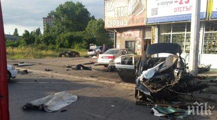 ужасна катастрофа софия бмв заби 150 час стълб млад мъж загина друг бере душа снимка