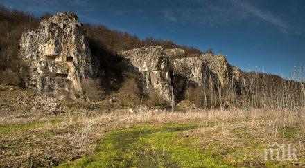 археолози франция канада проучват крепостта залдапа