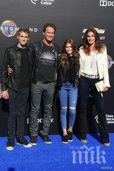 дъщерята синди крауфорд тръгва стъпките майка