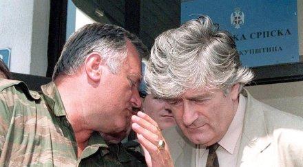 души обвинени клането сребреница