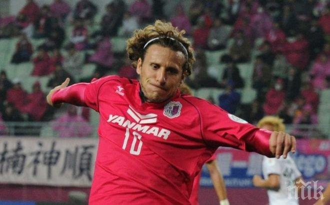 Ветеранът Диего Форлан ще рита в Пенярол