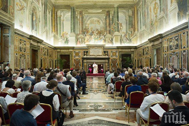 Педофилски процес във Ватикана: обвиняемият в интензивното