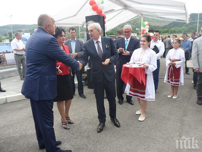 Борисов и Местан пак пиха кафе на 4 очи! Заваляха благодарности, а премиерът скастри Христо Иванов!