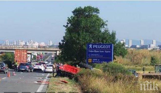 Трактористът, катастрофирал край Джъмбо в Бургас, карал без книжка