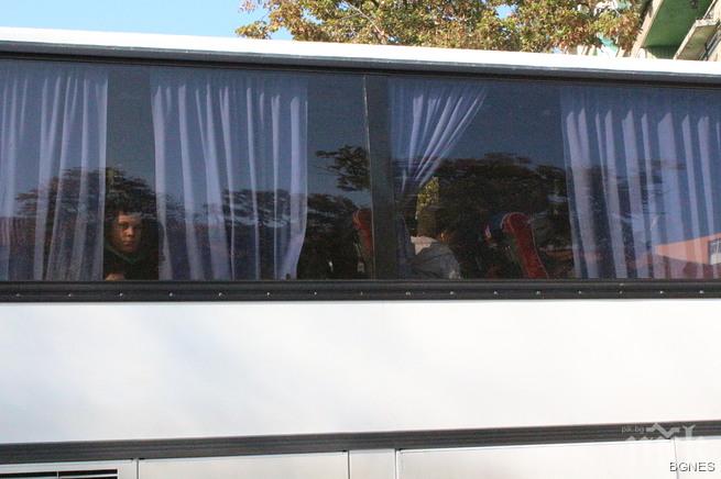 Изоставените ученици в Испания, вече са устроени