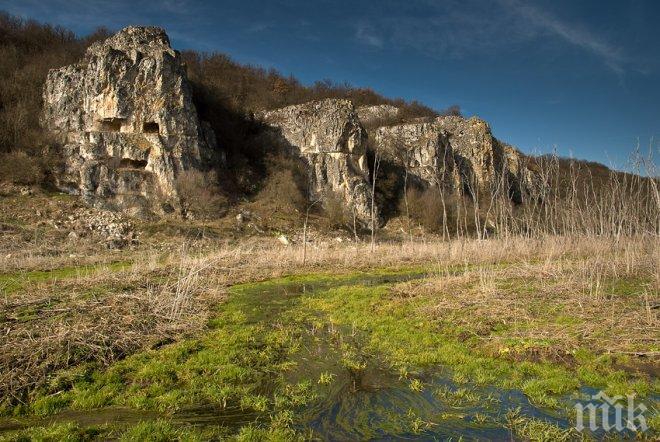 Археолози от Франция и Канада проучват крепостта Залдапа