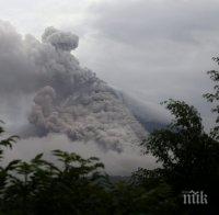 Вулканът Колима в Мексико прогони стотици