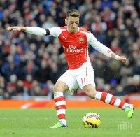 Венгер: Йозил няма да ходи никъде