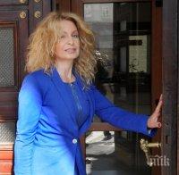 Беновска: Пишат, че съм травестит! Обадих се на пластичен хирург за п*шка! Той каза – имам една, но с малки топки, къса и мека – не е за теб