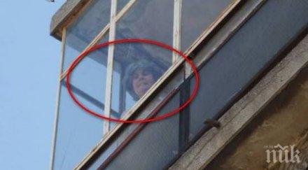 жена хвърля столове чинии хора терасата бургас полицията безсилна снимки