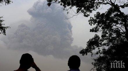 вулкани мексико продължават изхвърлят пепел