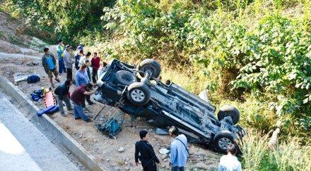 уникум камион полетя метрова пропаст разлог шофьорът оцеля вижте