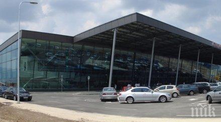 тежка криза летище пловдив фалира уволнява десетки служители спира важни полети