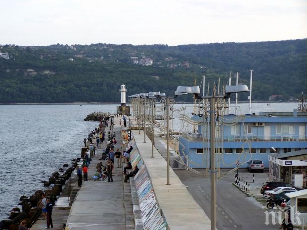 Пристанището във Варна е отворено 