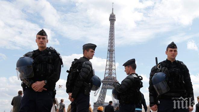 ЕКШЪН В ПАРИЖ! Мъж нападна със стъкло полицейски участък, има ранени