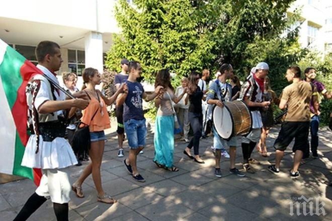 ПИК TV: Танцовото училище в София излезе на протест

