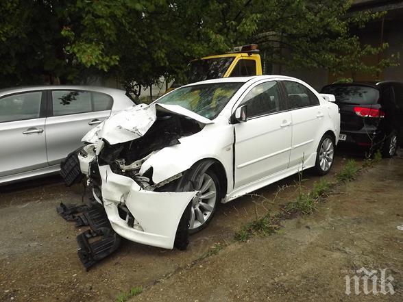 Тежка катастрофа край Сливен! Опел и Киа се удариха, две жени и 8-годишно момче са в болница