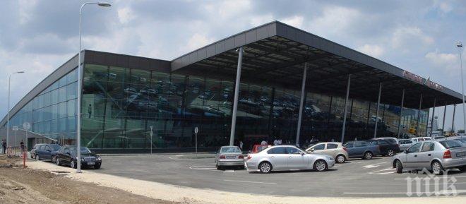 Тежка криза! Летище Пловдив фалира - уволнява десетки служители, спира важни полети