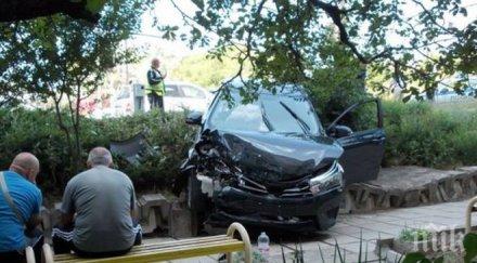 ужасяващи снимки мелето варна младеж без книжка мина червено помете ситроен изхвърчал градинка блок