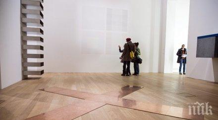 ретроспектива доналд джъд мома