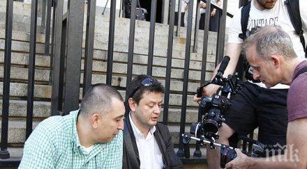 първо пик протестът цацаров провал камерите повече клакьорите търговецът презервативи лилавата перука клатушкат съдебната палата обновена снимки