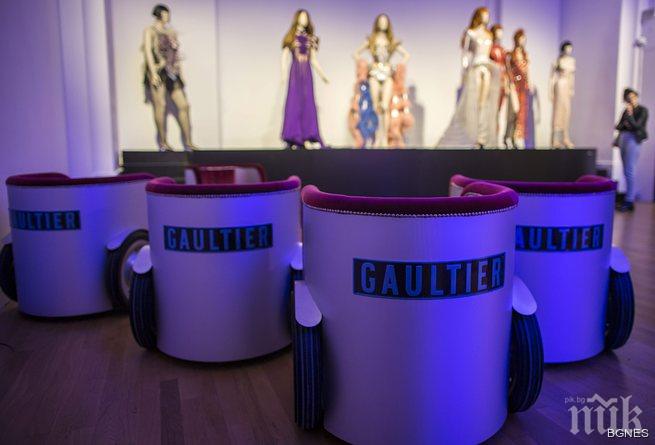 Откриха изложба на Ив Сен Лоран във Великобритания