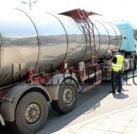 Цистерна с газолин е избухнал в тунел под морето в Норвегия