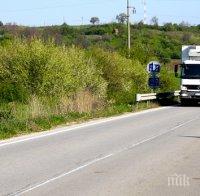 Тежка катастрофа с българска кола в Сърбия, петима са заклещени