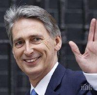 Хамънд: Надявам се до края на годината да отворим отново посолството си в Техеран
