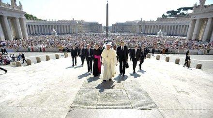 ватиканът декларирал близо млрд