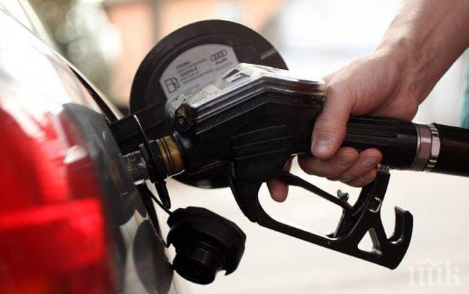 Бензинът и дизелът поевтиняват в разгара на сезона