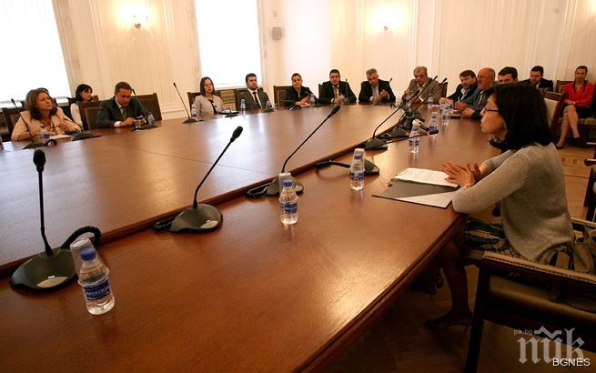 Бюджетна комисия даде зелена светлина на антикорупционния закон на Кунева 