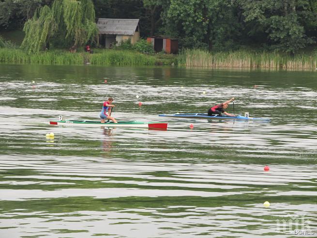 Кметът на Пловдив се пусна  със състезателна лодка по гребния канал