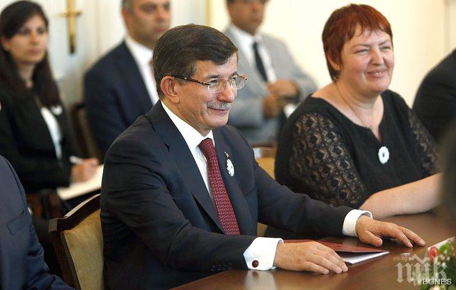 Давутоглу: Надявам се да постигнем широка коалиция