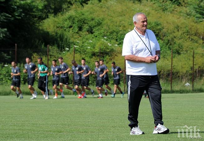 Петрович доволен от победата , но пестелив на похвали