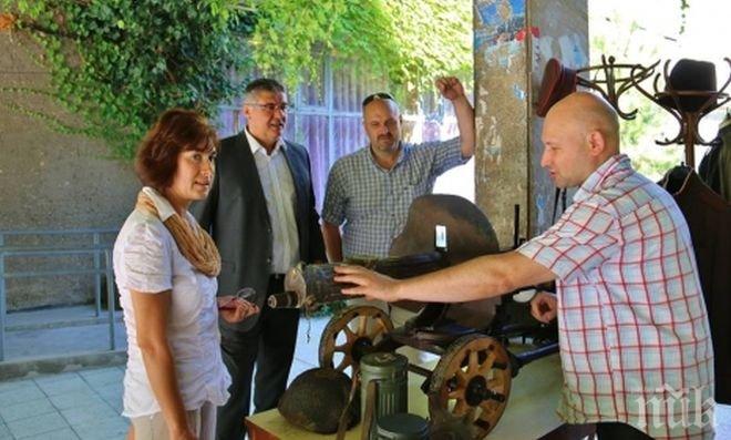 Атрактивен Музей на открито със старинни оръжия събра десетки никополчани