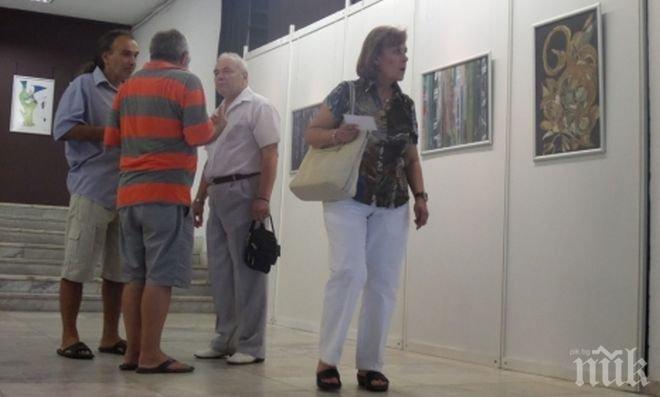 Художничка от Иран гостува с изложба в Плевен