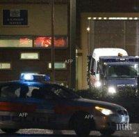 Двуетажен автобус се е врязал в мост в Лондон, има пострадали